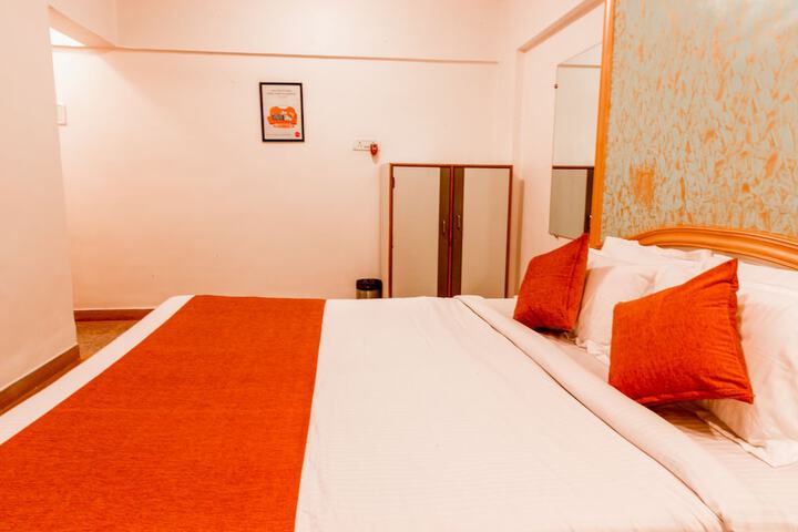 Room 14 of 22