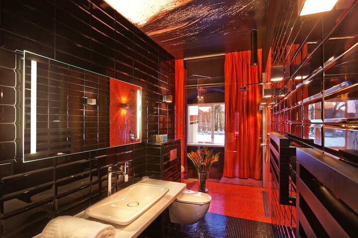 Room 42 of 87