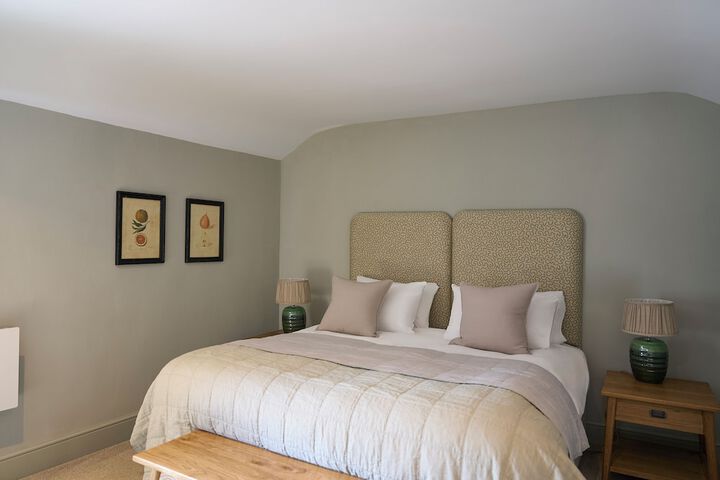 Room 13 of 32