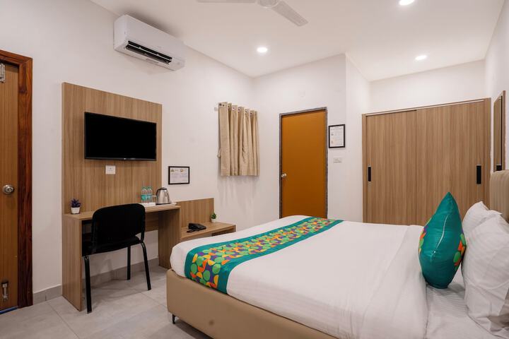 Room 13 of 42