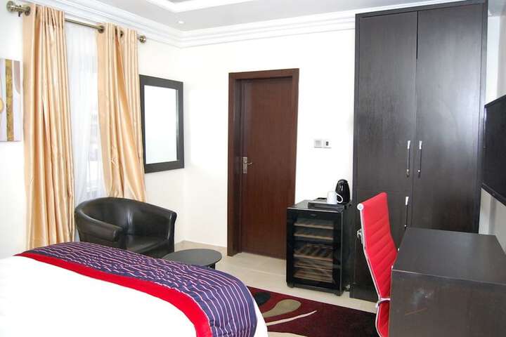 Room 5 of 27