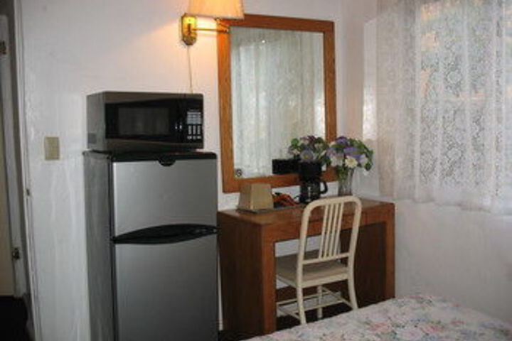 Room 10 of 26