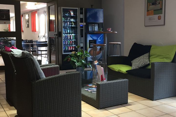 Entrance & Lobby