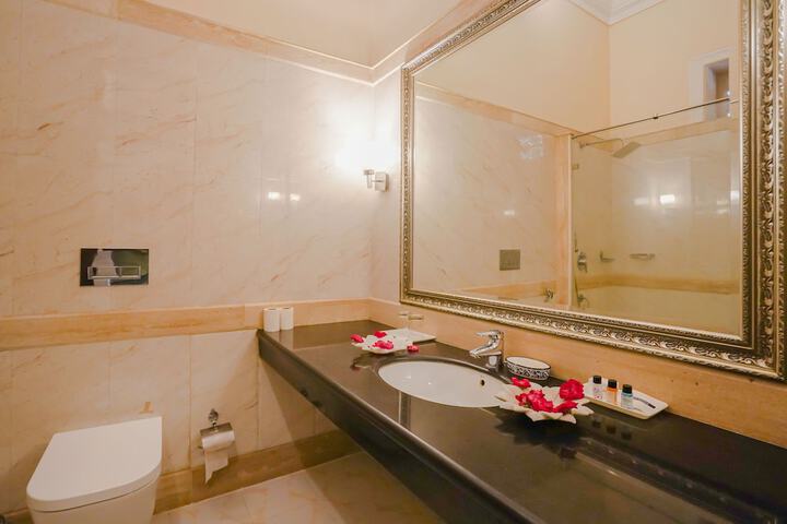 Room 15 of 112