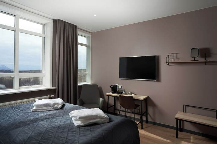 Room 9 of 80