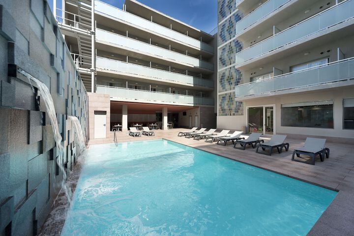 Pool Hotel