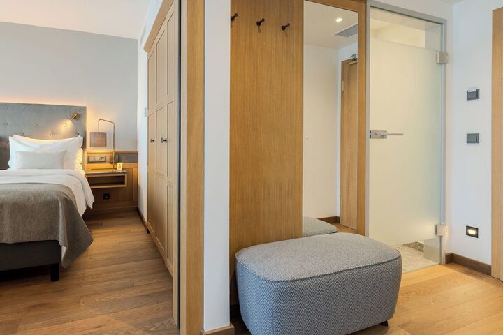 Room 54 of 105