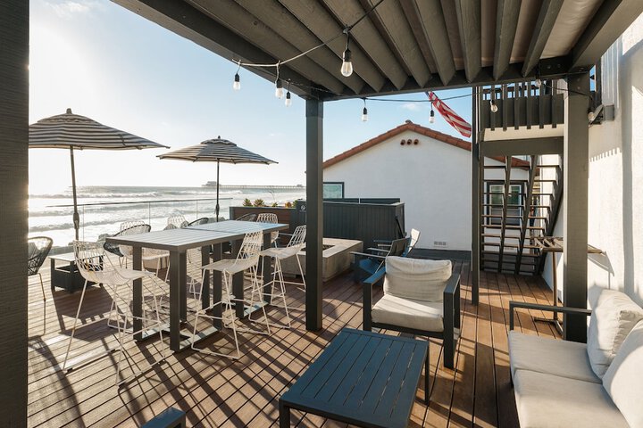 Sundeck 130 of 140