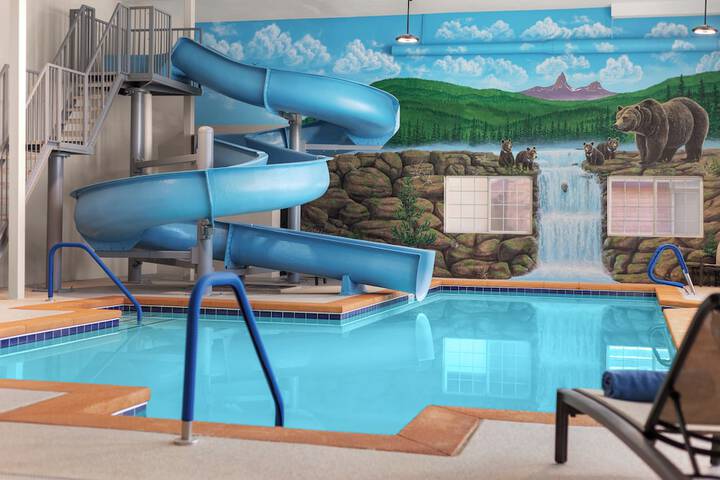 Pool image of Starlite Yellowstone Tapestry Collection by Hilton