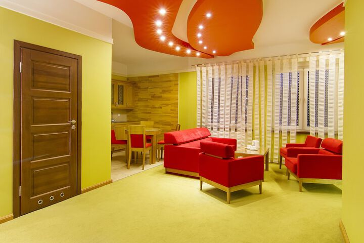 Room 9 of 68