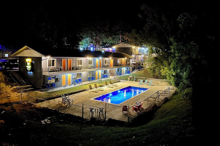 Pool 42 of 82