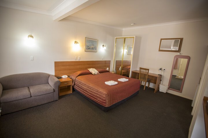 Room 5 of 46