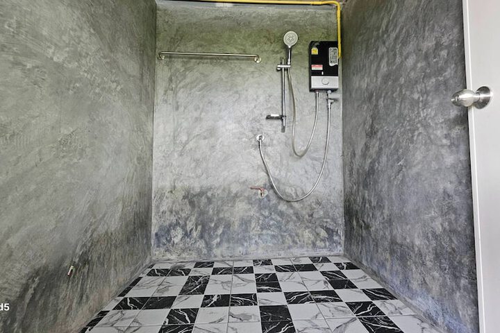 Room 43 of 75