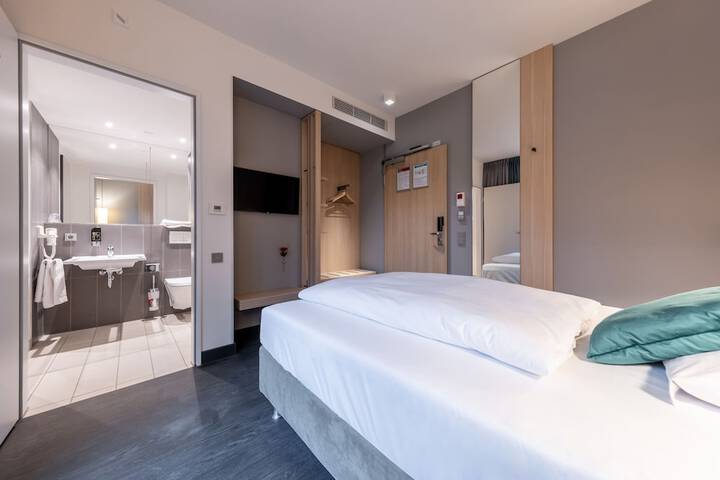 Room 50 of 89