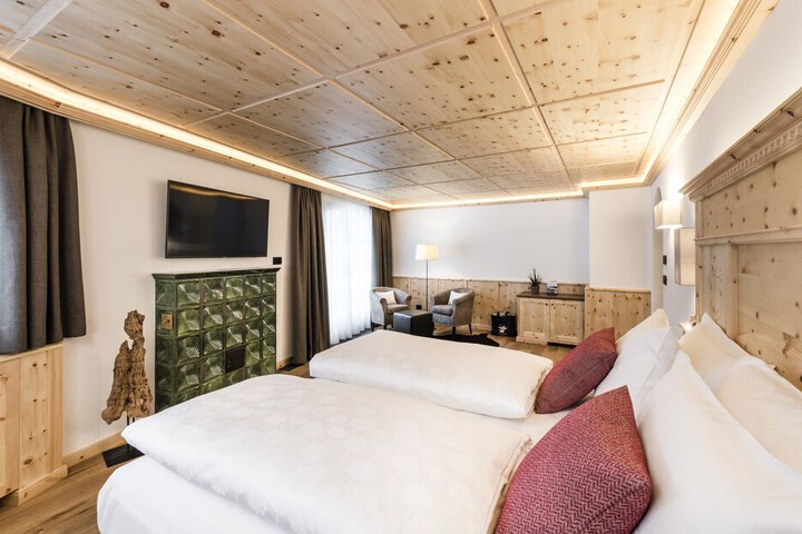 Room 3 of 153