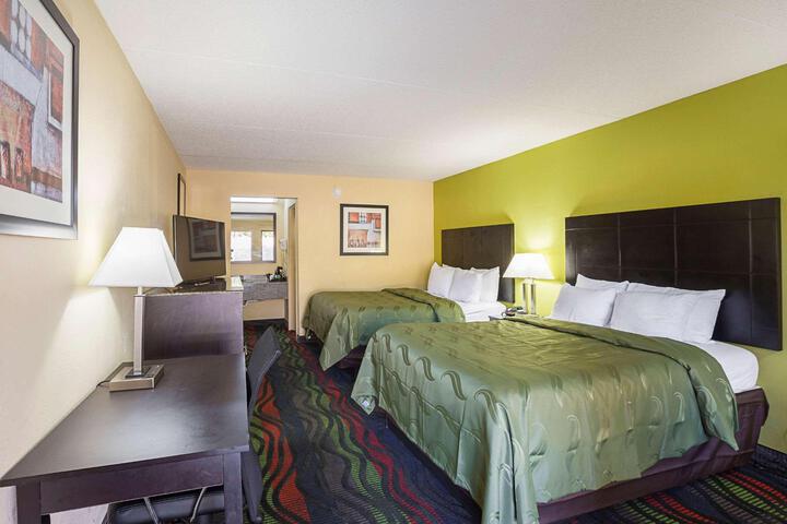2 Queen Beds (4 of 5)