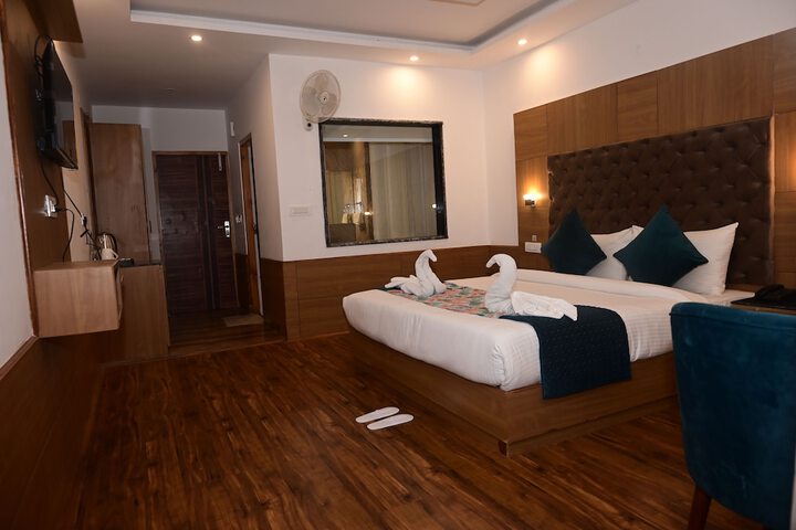 Room 8 of 24