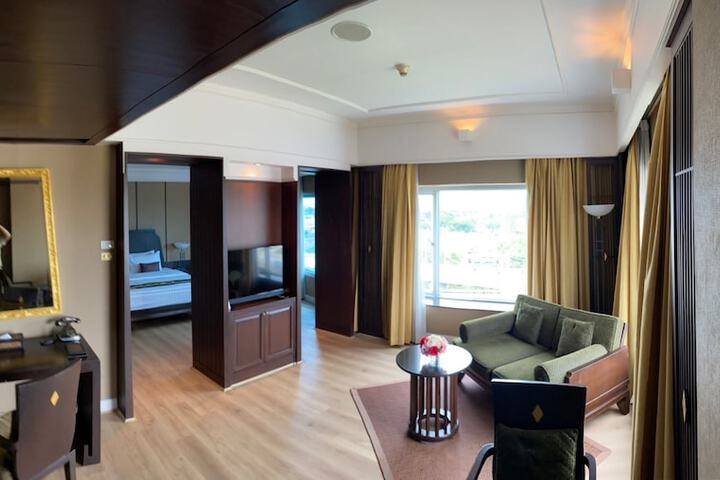Room 8 of 91