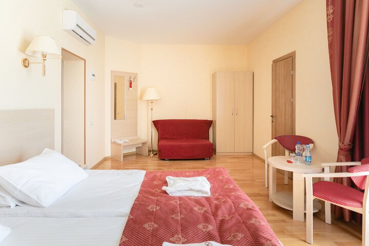 Room 3 of 35