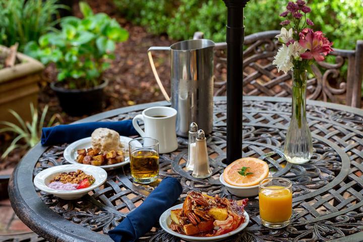 Breakfast/Coffee Service 139 of 166