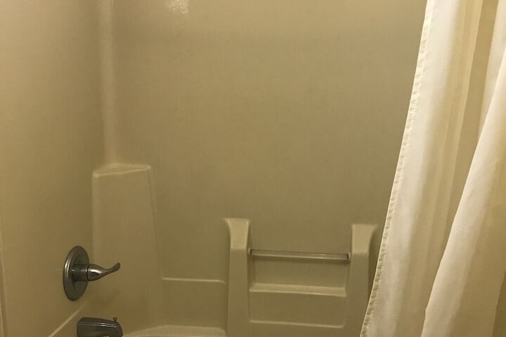 1 Queen Bed (9 of 12)