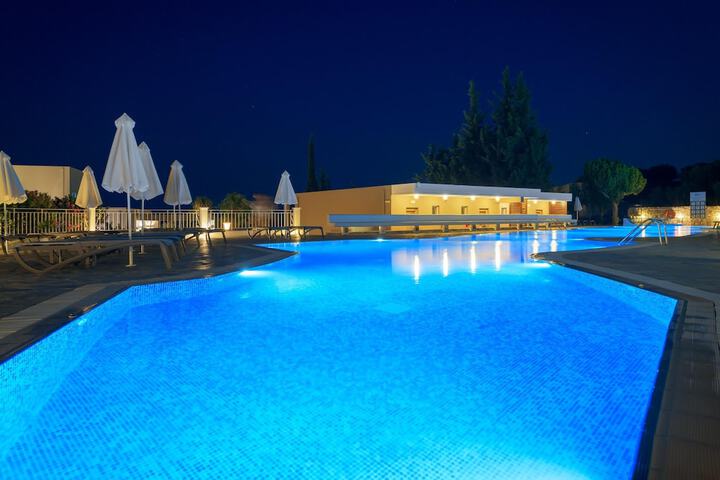 Pool 59 of 183