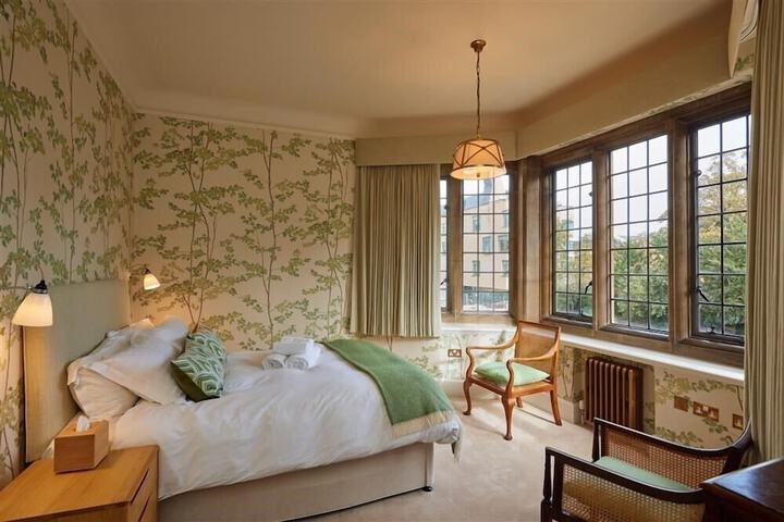Room 2 of 14