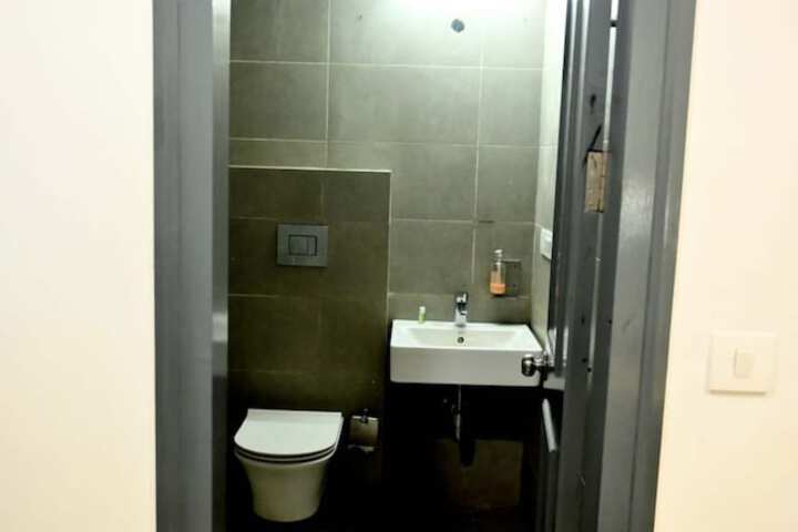 Room 42 of 70