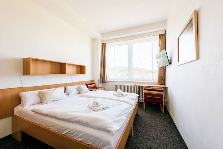 Room 22 of 100