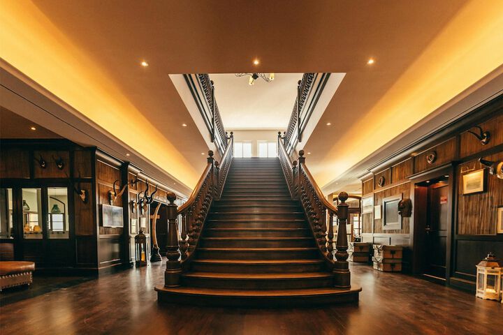 Hotel Lobby