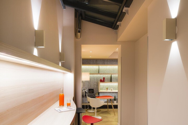 Entrance & Lobby