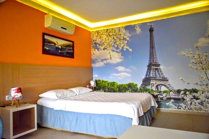 Room 20 of 33