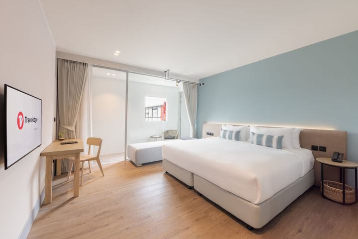 Room 48 of 72