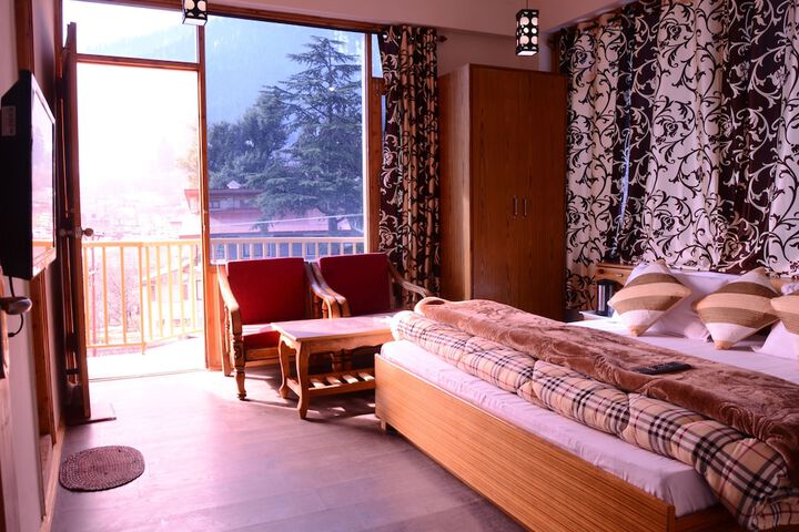 Room 28 of 87