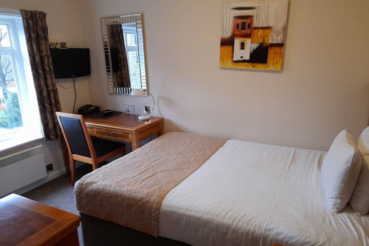 Room 30 of 142