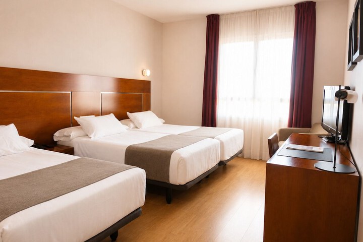 Room 34 of 133