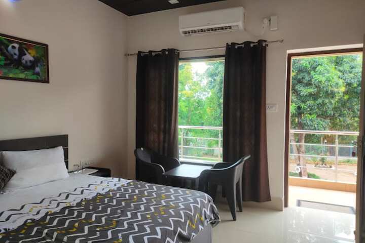 Room 3 of 26