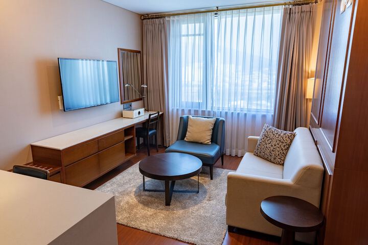 Room 33 of 72
