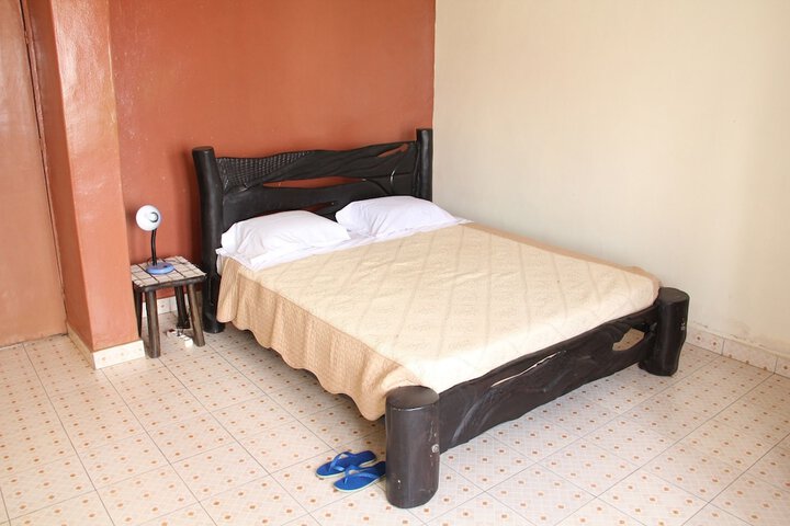 Room 12 of 24