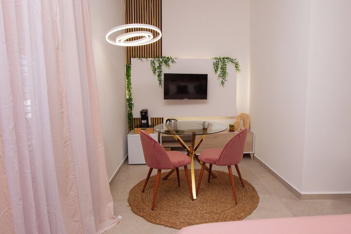 Room 15 of 90