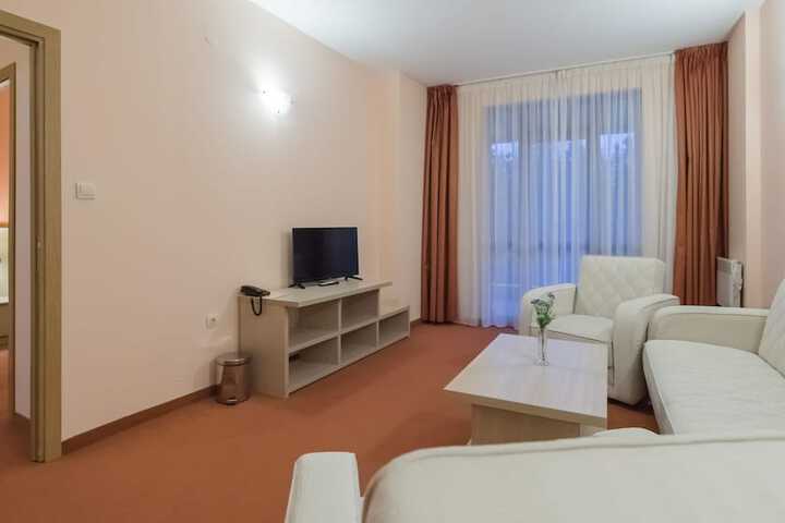 Room 16 of 48