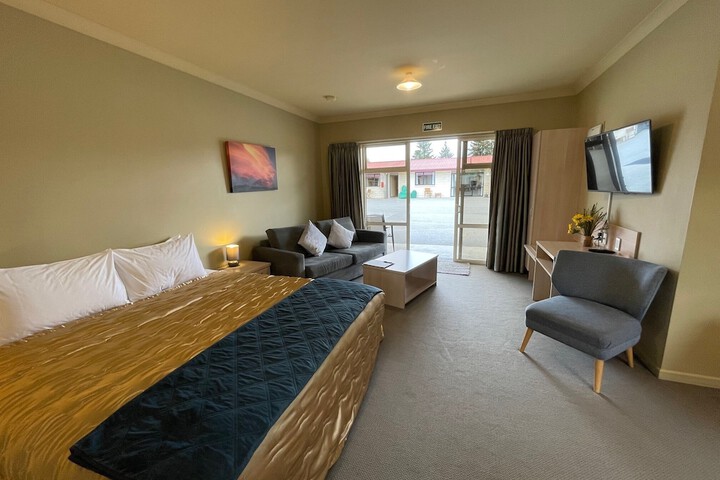 Room 7 of 80