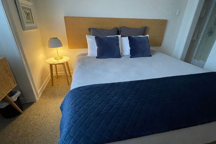Room 5 of 80