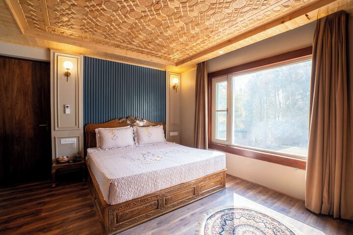 Room 4 of 23