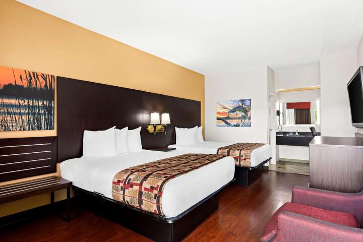 2 Double Beds (1 of 9)