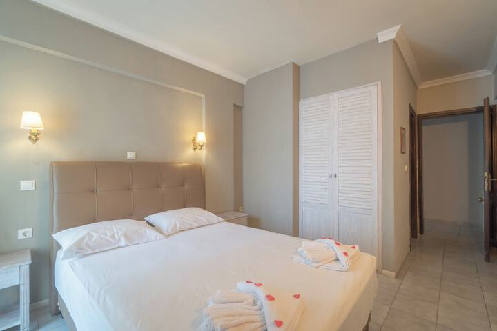 Room 16 of 48