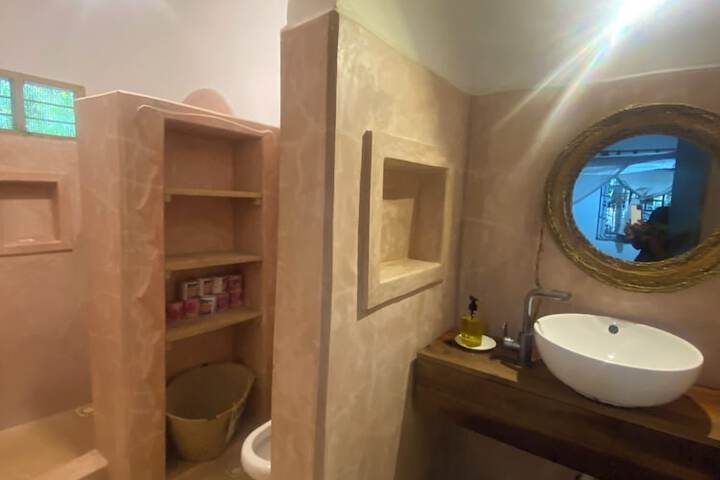 Room 72 of 161