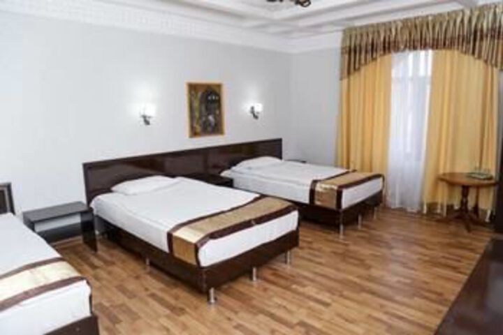 Room 9 of 17