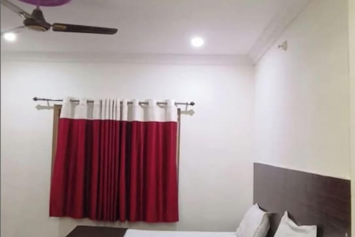 Room 13 of 22