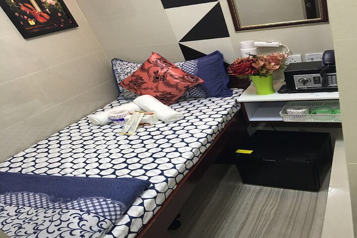 Room 17 of 61